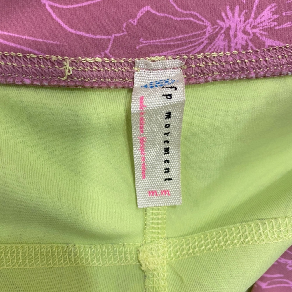 🌟FREE PEOPLE MOVEMENT🌟 ELECTRIC LIME FIRED UP BIKE SHORTS YELLOW/PINK SZ M - Picture 4 of 6
